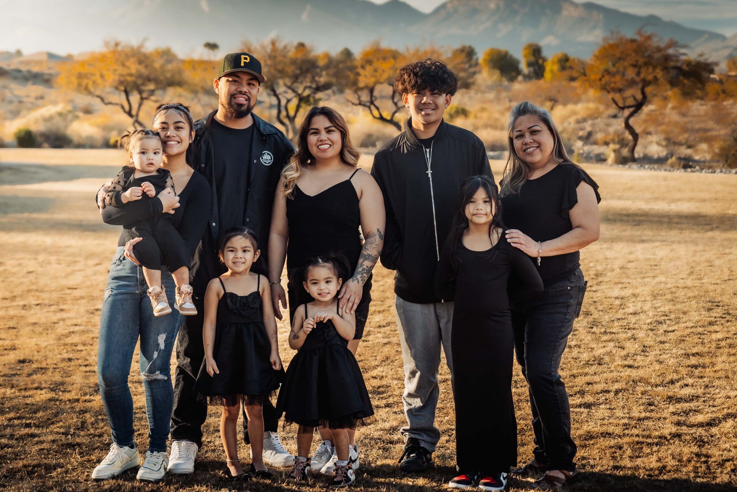 Las Vegas family photographer, large family session with mountains